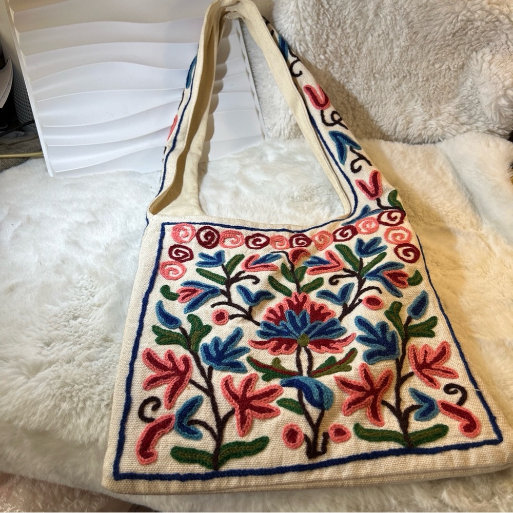 Boho Crossbody Bag Purse Floral Tapestry Inlay 12 X12” Zipper Festivals Fun
